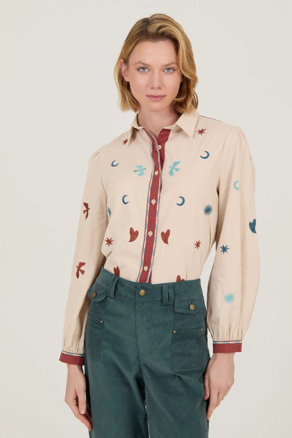 CAMISA CON MOTIVOS BORDADOS - 1-89213.jpg
