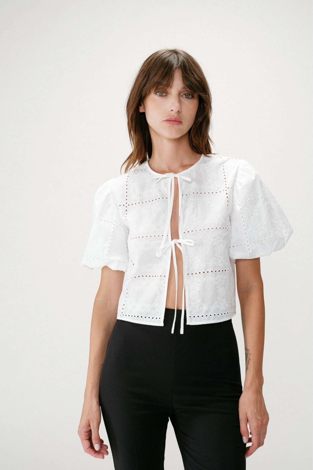 GRACE & MILA: CAMISA BLANCA BORDADA - casa-go--kotta--73-.jpg