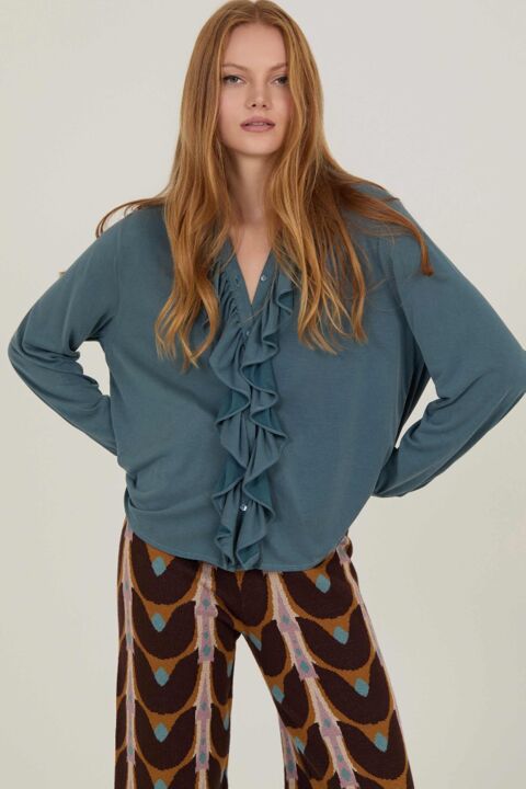 BLUSA CON VOLANTES