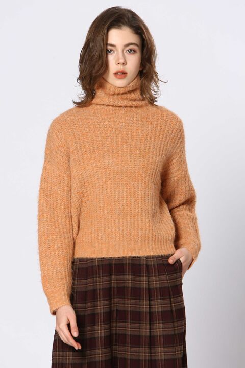 JERSEY CON CUELLO ALTO