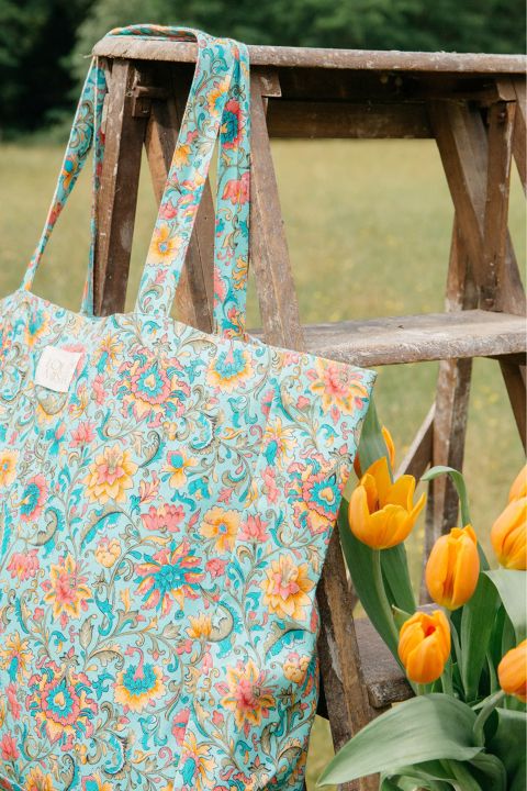 Beverly Tote Bag Water Riverside Flowers - 3-0c39d.jpg