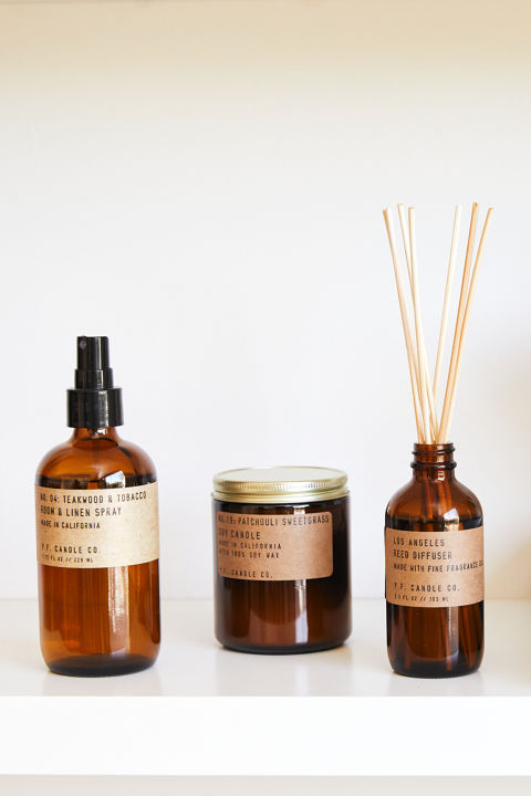 PF Candle co: Difusor Teakwood & Tobacco - 4d22d-spray3.jpg