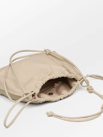 BECKSÖNDERGAARD: BOLSO ADALYN SOFT BEIGE - captura-de-pantalla-2024-03-20-a-las-11.01.55.png