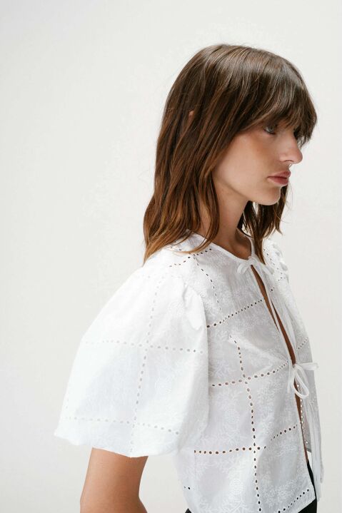 GRACE & MILA: CAMISA BLANCA BORDADA - casa-go--kotta--74-.jpg
