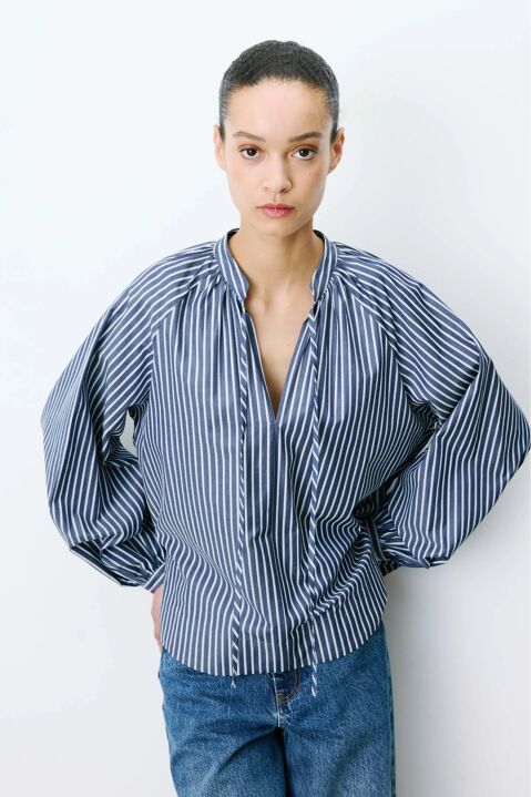 GRACE & MILA: BLUSA DE RAYAS CUELLO MAO