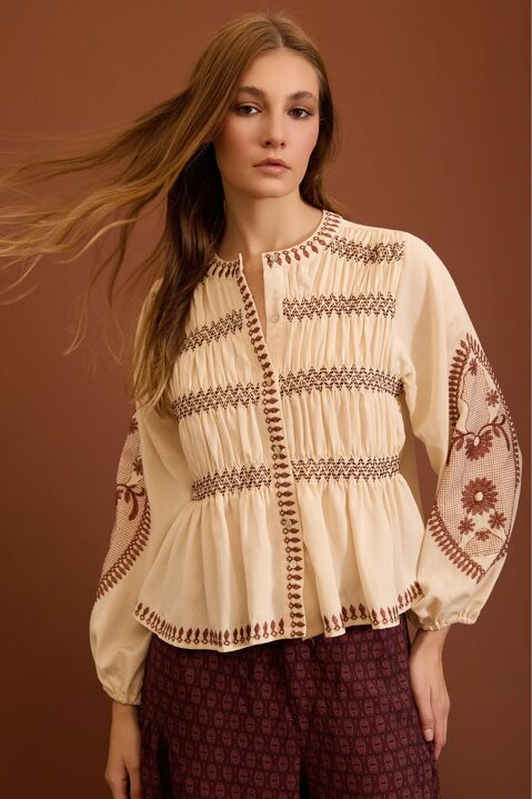 MEISÏE: BLUSA BORDADA CON FRUNCES