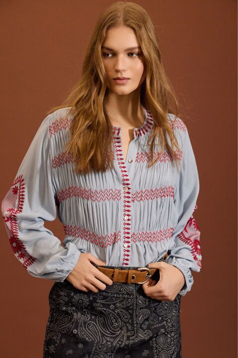 MEISÏE: BLUSA BORDADA CON FRUNCES AZUL