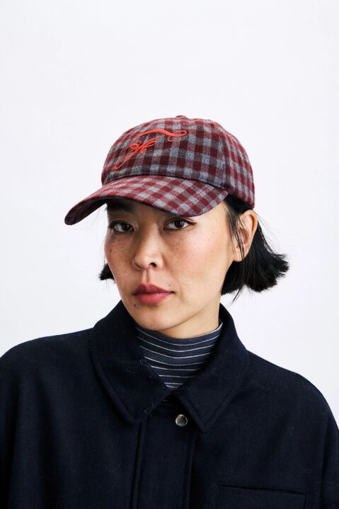 FRNCH: GORRA OZE CUADROS BURDEOS